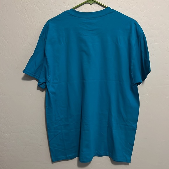 Gildan custom shirt size Large - Picture 5 of 5